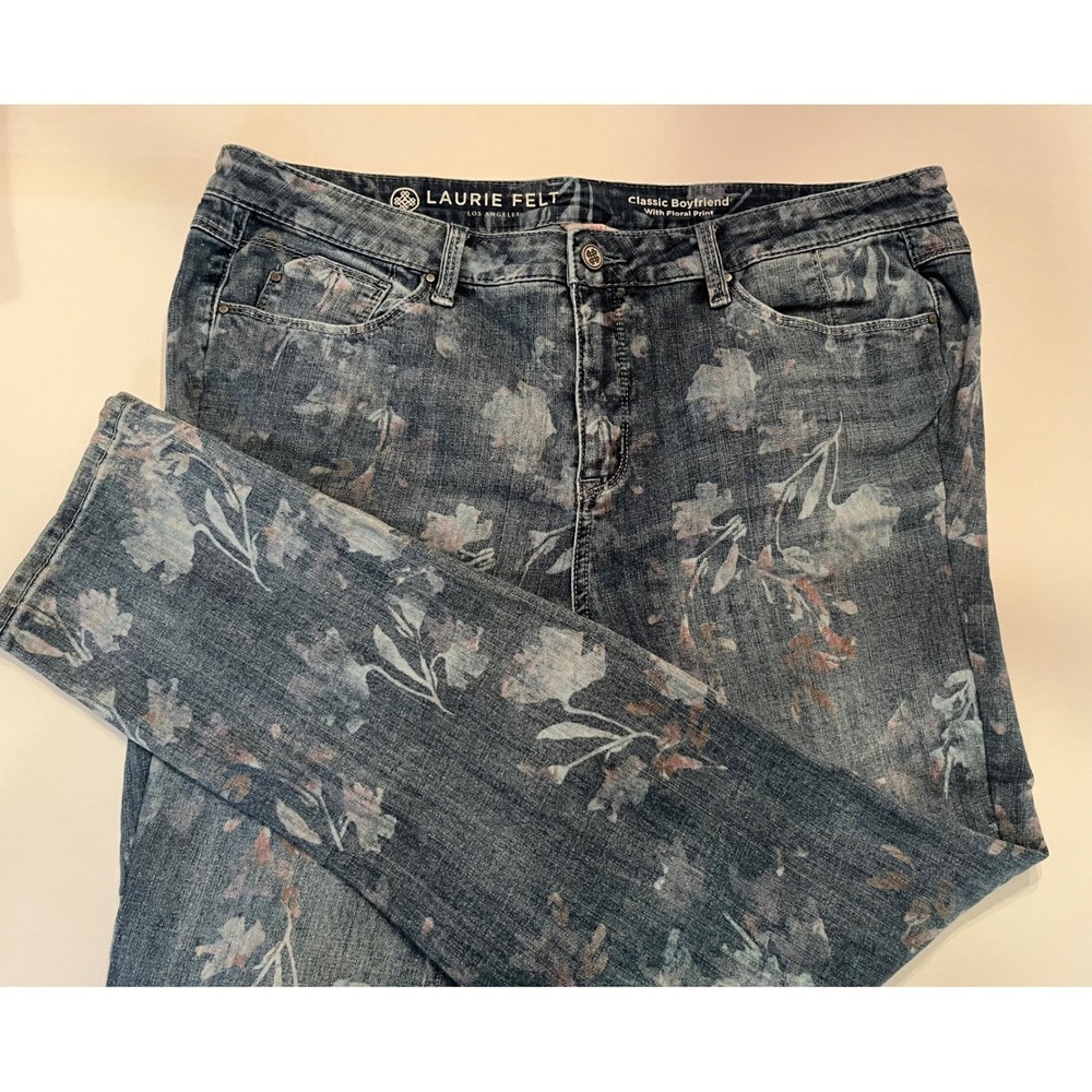 Laurie Felt Los Angeles Classic Boyfriend Jeans with Floral Print Size 18W